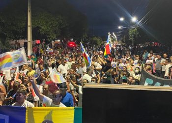 Manifestantes vão às ruas de Oriximiná pedir respeito, paz e garantia de direitos