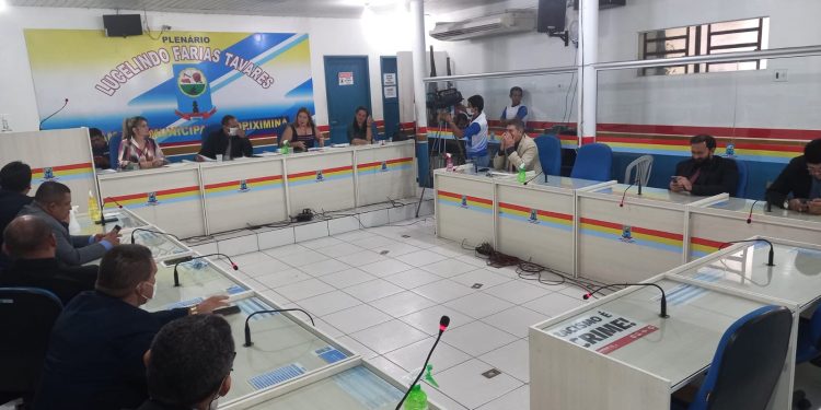 Câmara derruba parcialmente decreto do prefeito de Oriximiná, que tirou direitos dos servidores públicos