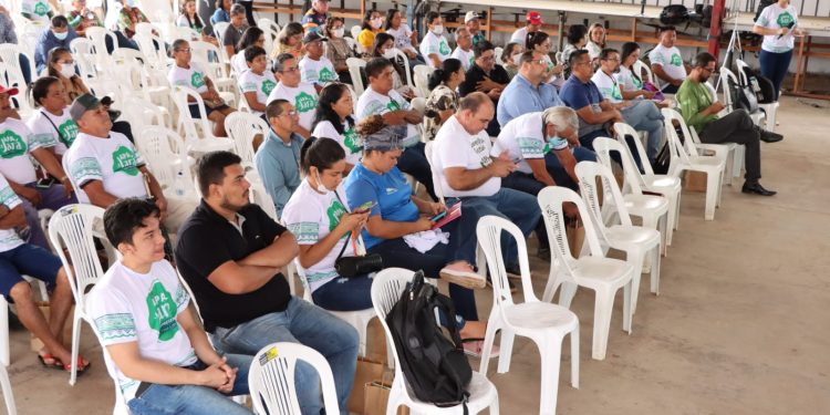 População participa de consulta pública sobre a elaboração do Plano de Manejo da APA Jara em Juruti