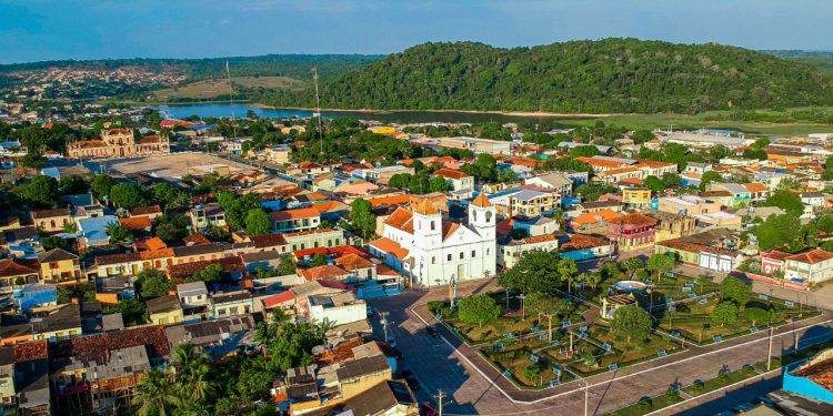 Convênio entre Governo do Estado e Prefeitura de Óbidos garante mais de R$ 10 milhões para pavimentação de ruas
