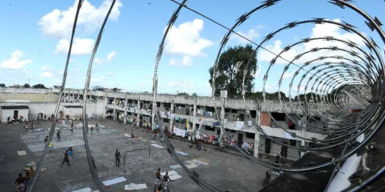 Câmara aprova projeto que acaba com a saída temporária de presos