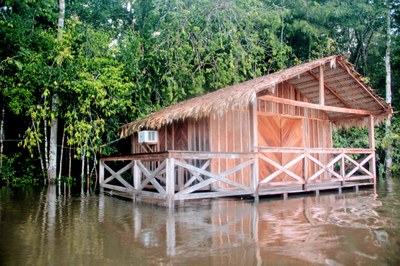 MPF vai à Justiça contra pousada instalada ilegalmente dentro do território indígena Wayamu, na bacia do Trombetas (PA)