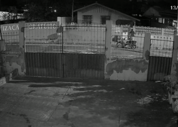 Em Oriximiná, homem é assaltado na porta de casa e bandidos levam motocicleta