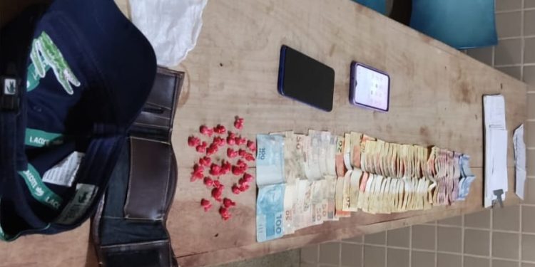 Polícia prende homem por tráfico de drogas, em Terra Santa