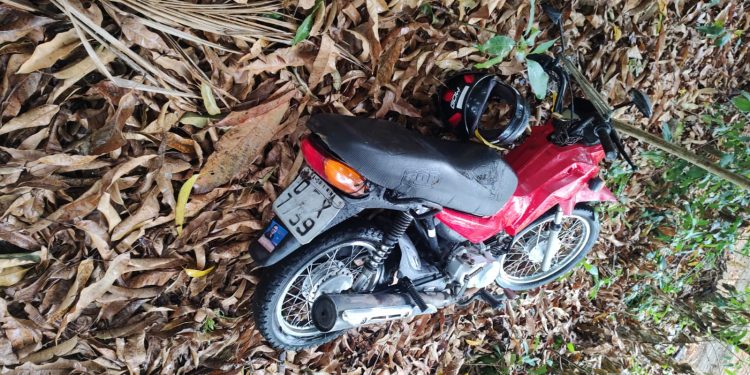 Exclusivo: Motocicleta roubada por dupla de criminosos é encontrada no bairro São José Operário, em Oriximiná