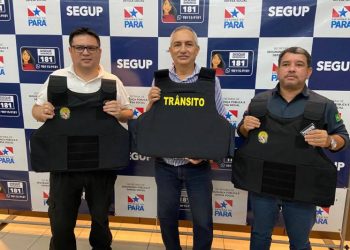 Segup entrega coletes balísticos para órgão gestor do trânsito em Óbidos