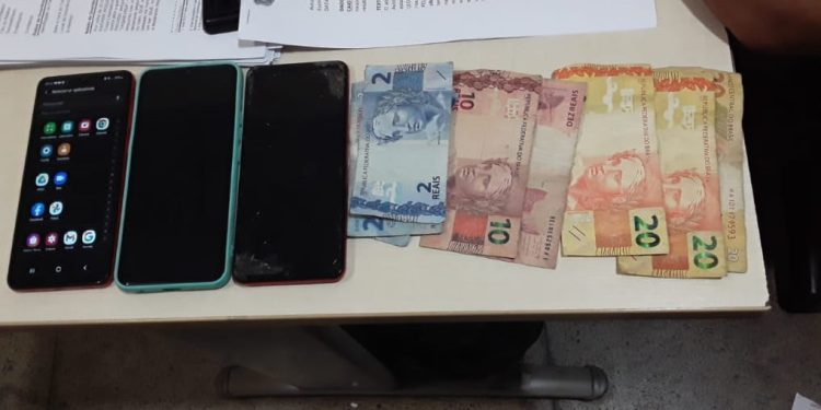 Em Terra Santa, cinco homens são presos por tráfico de drogas