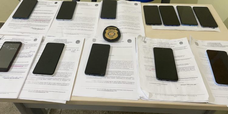 Em Oriximiná, 12 celulares são recuperados e quatro presos são transferidos para Santarém