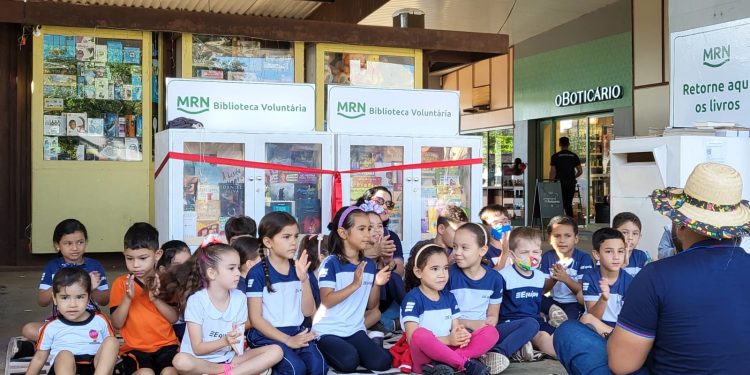 Biblioteca voluntária estimula leitura em Porto Trombetas