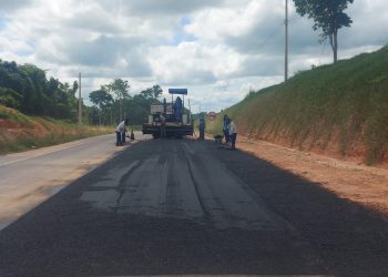 Empresa responsável pelo asfaltamento da PA-439 recupera trecho danificado em Oriximiná