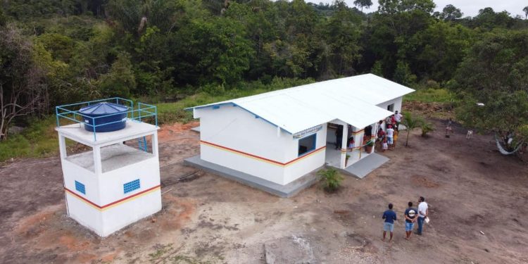 Escola construída na comunidade Mussurá, em Oriximiná, homenageia servidor vítima da Covid-19