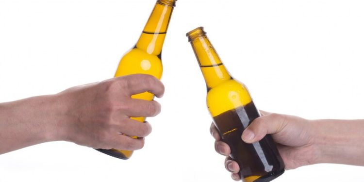 Proibida a venda e comercialização de bebidas em garrafas de vidro no Carnaval Orixi Folia