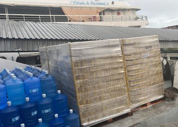 Sefa apreende 35.700 latas de cerveja em porto de Oriximiná