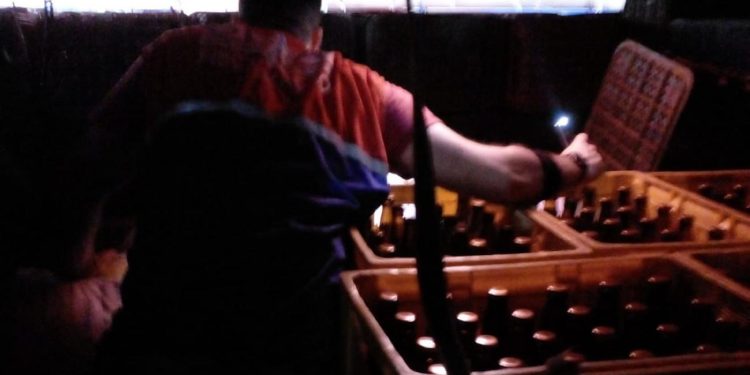 Fiscais apreendem mais de R$ 349 mil em mercadorias, como pneus, cigarros e cerveja