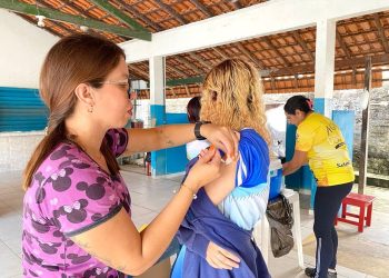 Secretaria de Saúde convoca população para se vacinar contra a COVID-19 e da gripe