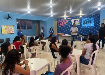 Cosanpa oferta oficina gratuita para produção de puff com garrafa pet em Oriximiná