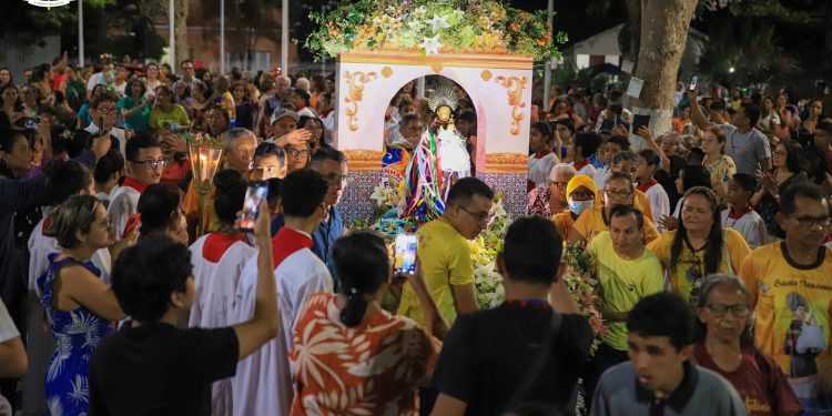 Procissão e missa encerram Festa de Santo Antônio, em Oriximiná
