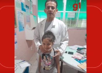 Paciente de pediatra faz homenagem ao médico durante voo de Santarém para Belém, no PA