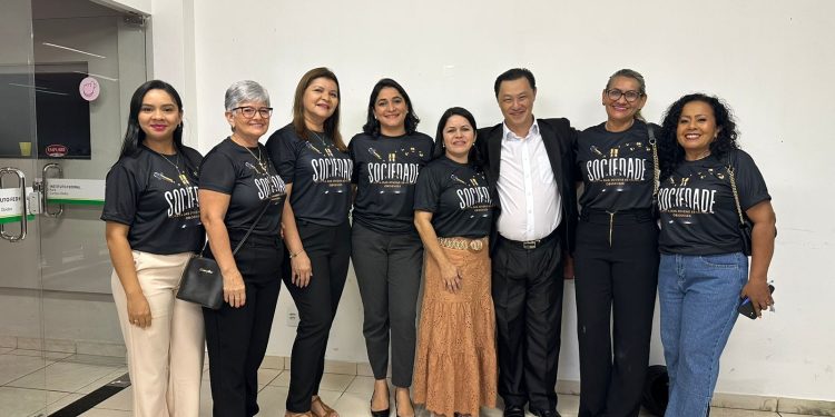 Psicoterapeuta realiza palestras sobre liderança, autoestima e motivação no Oeste do Pará