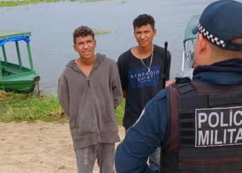 Gêmeos são presos suspeitos de furtar na comunidade Cabeceira do Sotero, em Oriximiná — Foto: Reprodução
