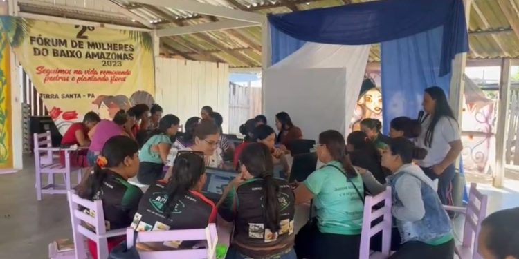 Oficinas de Inclusão Digital promovem autonomia de mulheres em comunidades do Oeste do Pará