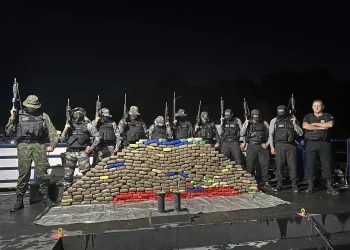 Agentes da Base Candiru apreendem mais de 370 kg de drogas e prendem cinco suspeitos