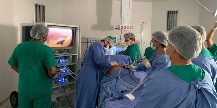 Hospital de Oriximiná realiza primeira cirurgia por vídeo para retirada da vesícula biliar.