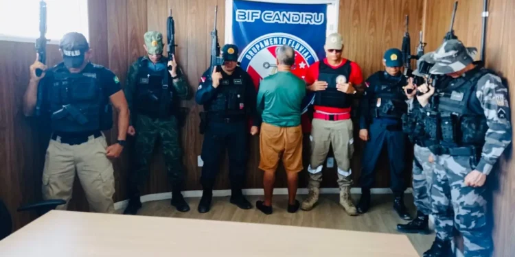 Base Fluvial prende homem suspeito de estupro de vulnerável durante viagem em embarcação no Amazonas