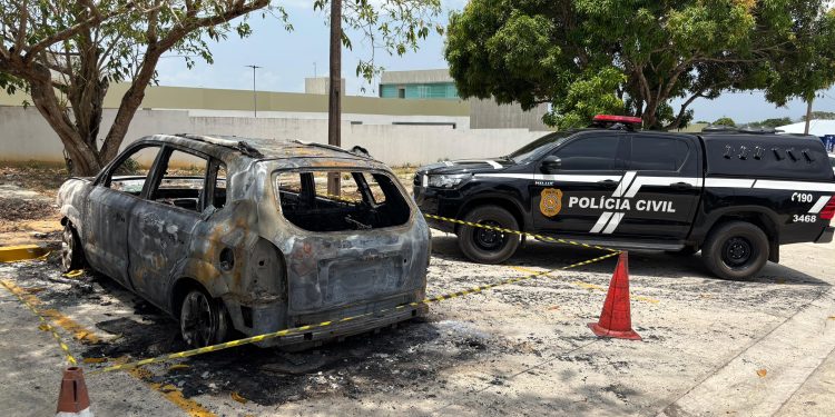Polícia Civil investiga incêndio em veículo no estacionamento do Hospital Municipal de Oriximiná