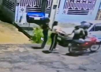 Dupla em moto rouba jovem no bairro Santa Luzia, em Oriximiná