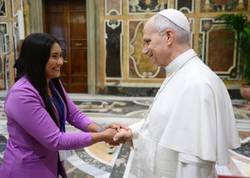 Vereadora de Óbidos participa de programa internacional no Vaticano e se reúne com o Papa Leão XIV