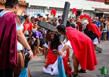 Via Sacra de Oriximiná marca programação da Semana Santa com encenação da Paixão de Cristo