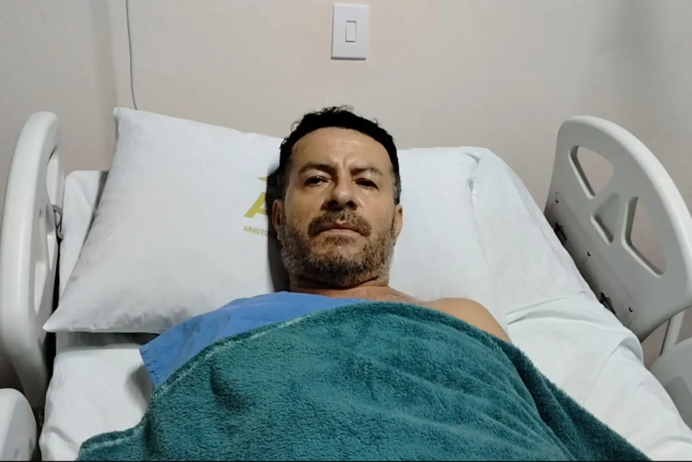 Paciente Wilson Carmona na Unidade de Internação: "Fui bem atendido. Estou gostando do atendimento e da alimentação". - Foto: Ascom/HRMJ